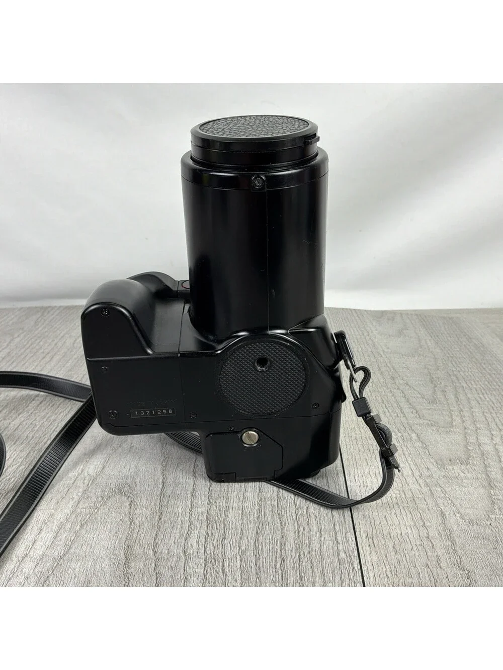Vintage Olympus IS-1 Quartzdate 35mm SLR Film Camera ED Lens Untested Parts